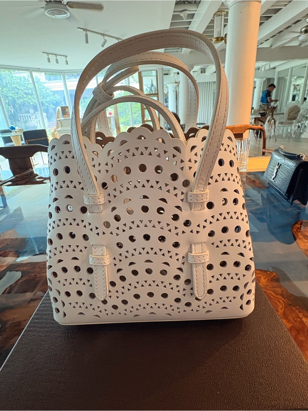 Alaia mini mina in white